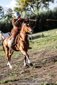 tournoi chevalerie joute equestre cavalier carolingien